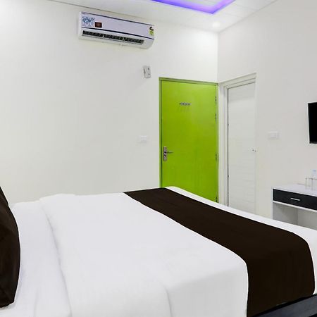 Super Hotel O Banthara Near Airport Banthra Sikandarpur Экстерьер фото