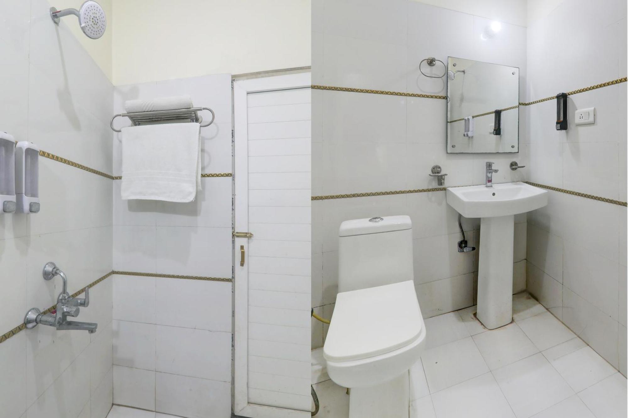 Super Hotel O Banthara Near Airport Banthra Sikandarpur Экстерьер фото