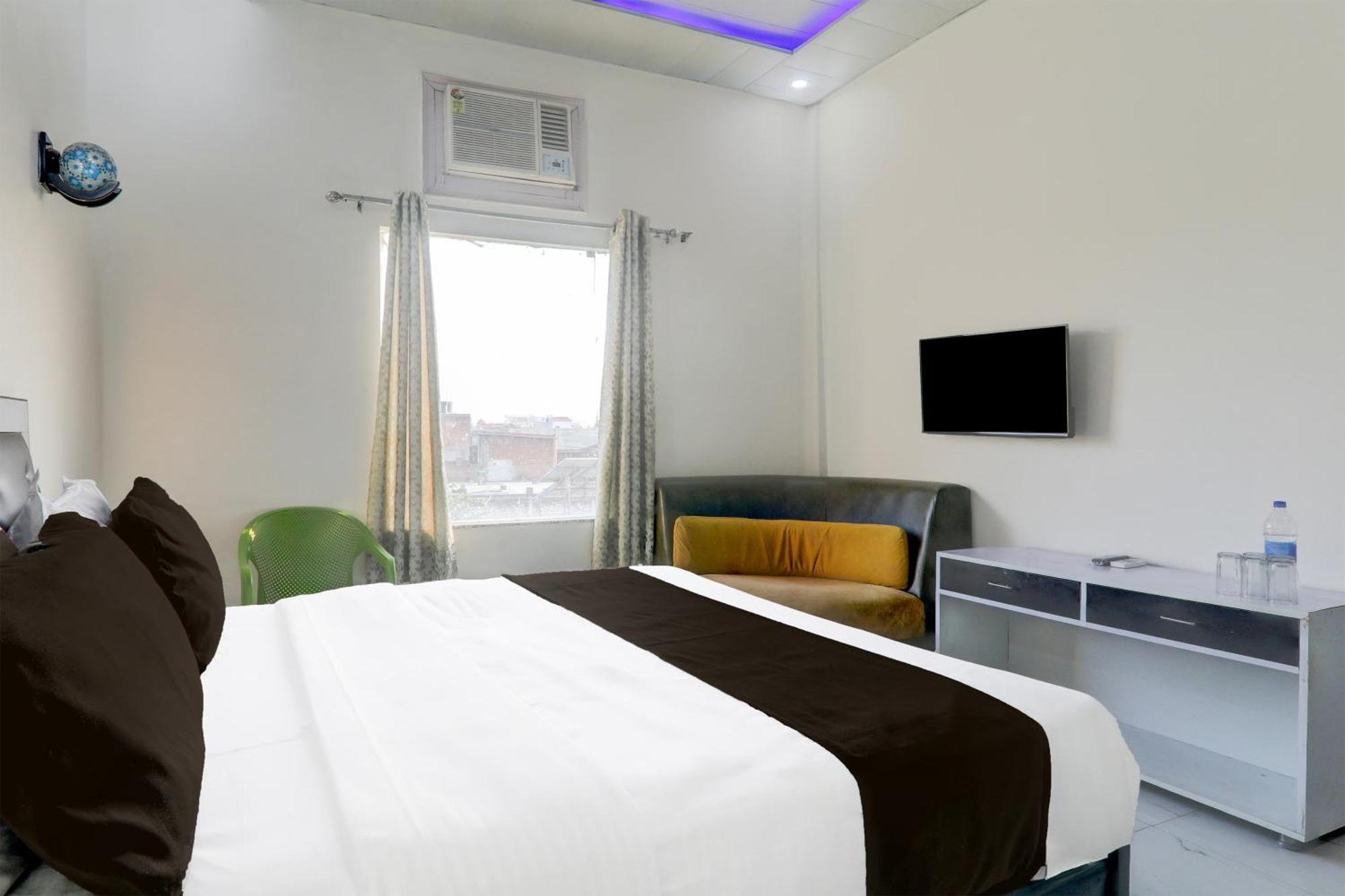 Super Hotel O Banthara Near Airport Banthra Sikandarpur Экстерьер фото