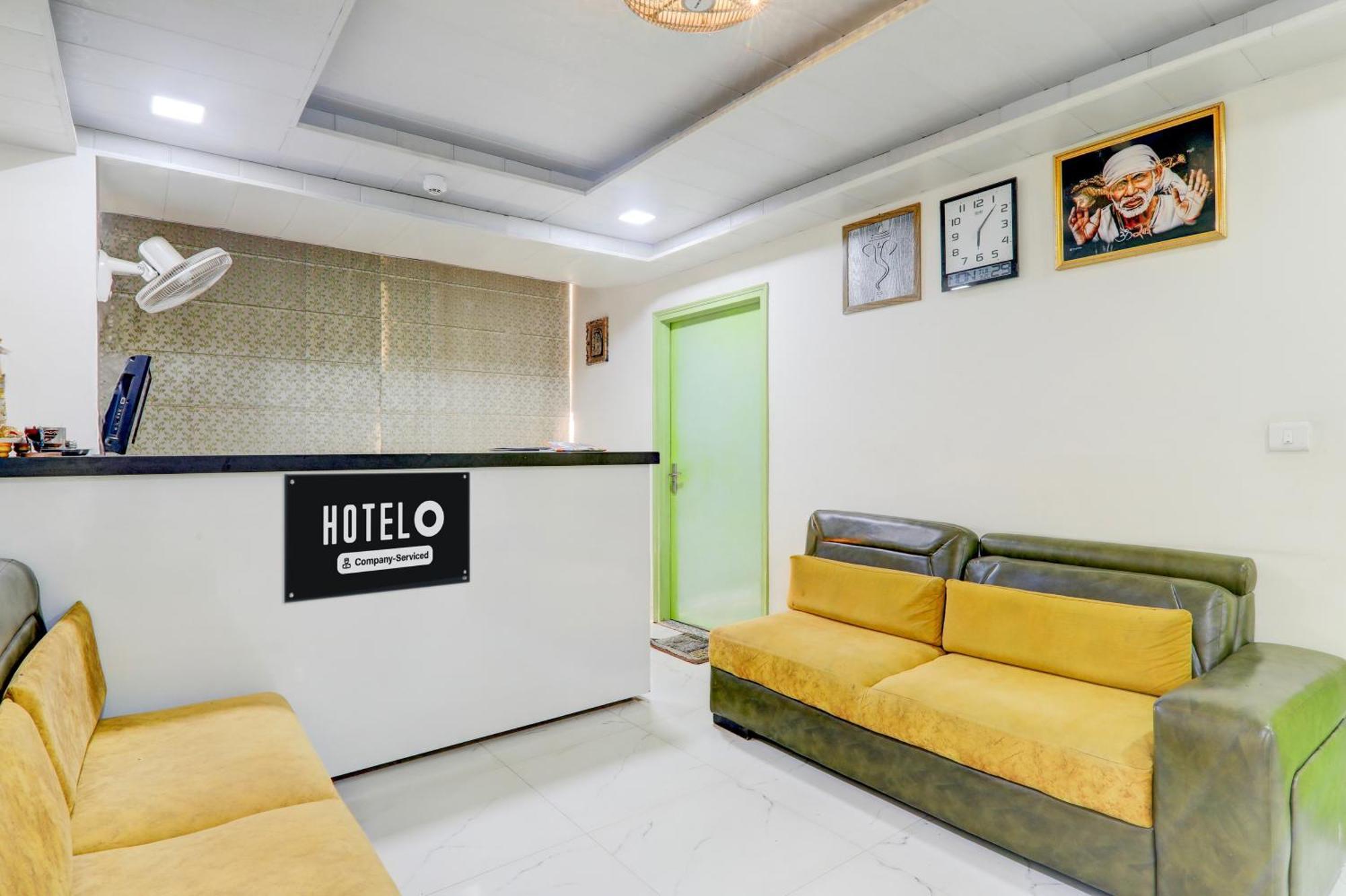Super Hotel O Banthara Near Airport Banthra Sikandarpur Экстерьер фото